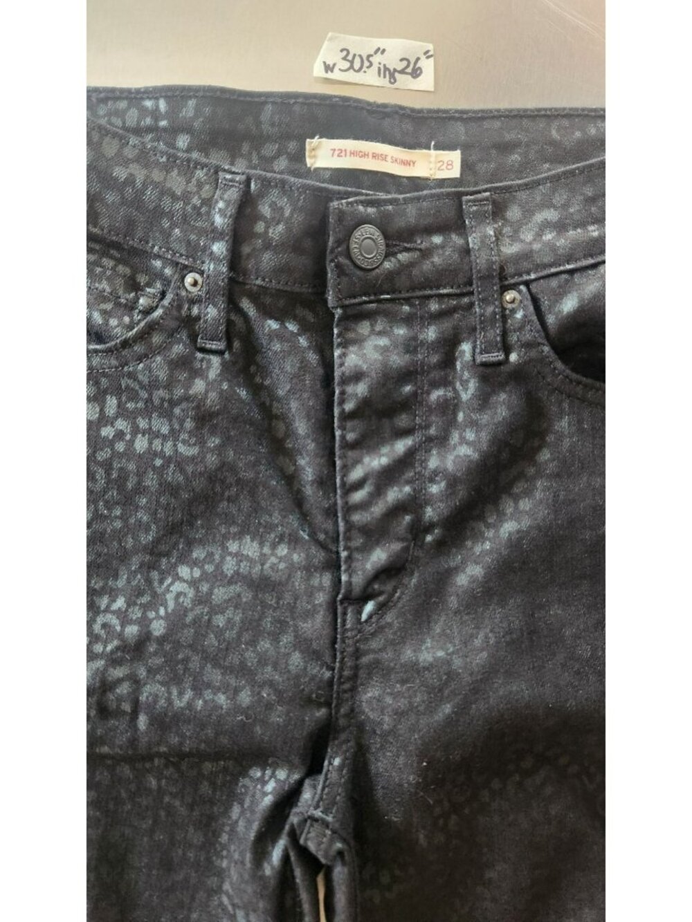 Levis 721 High Rise Skinny Black-On-Black Animal Print Jeans Size 28 - Picture 2 of 4